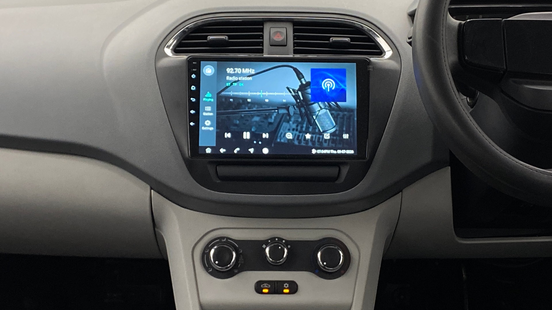 View 2025 Tata Tiago Revotorq XB Image 17 Used 2025 Tata Tiago Revotorq XB Image 17