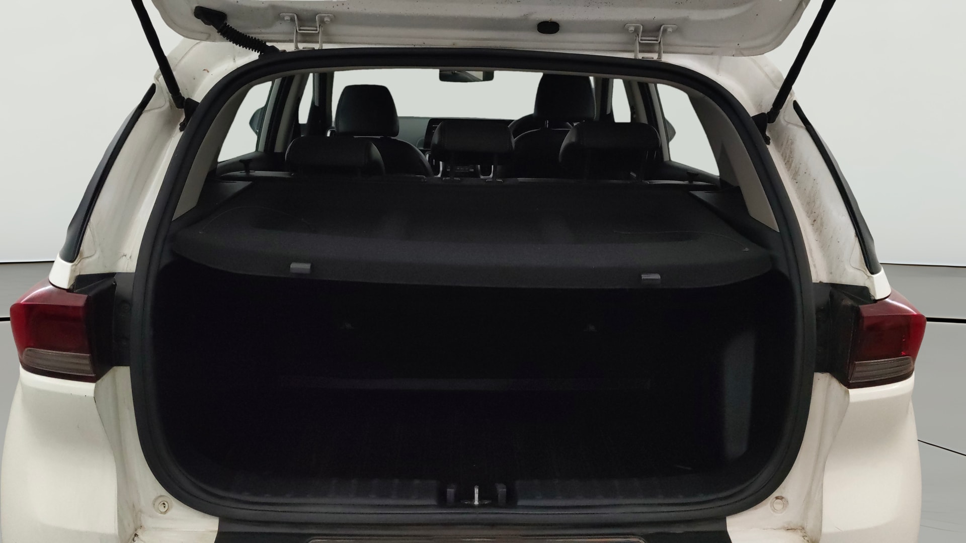 View 2023 Kia Sonet HTK Plus iMT Petrol Image 39 Used 2023 Kia Sonet HTK Plus iMT Petrol Image 39