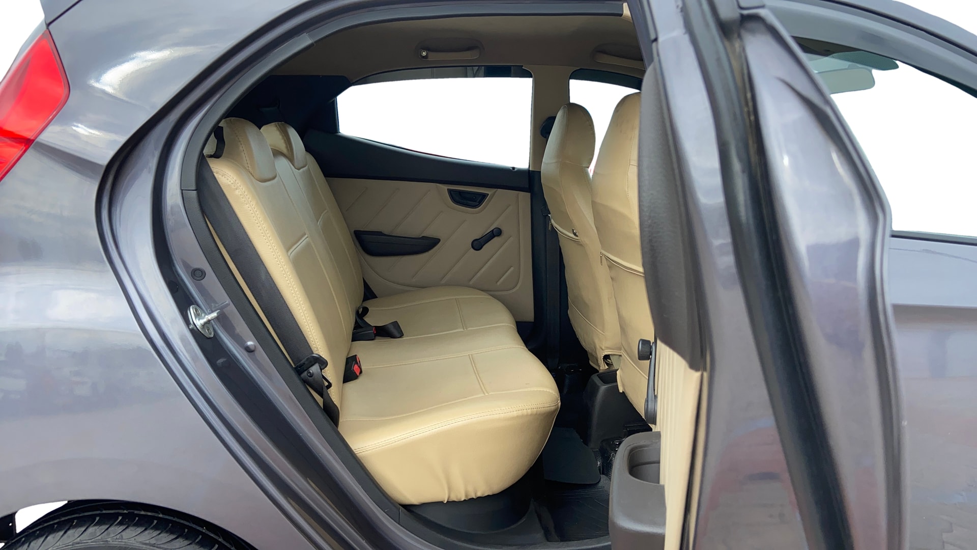 View 2018 Hyundai EON Magna Plus Image 29 Used 2018 Hyundai EON Magna Plus Image 29