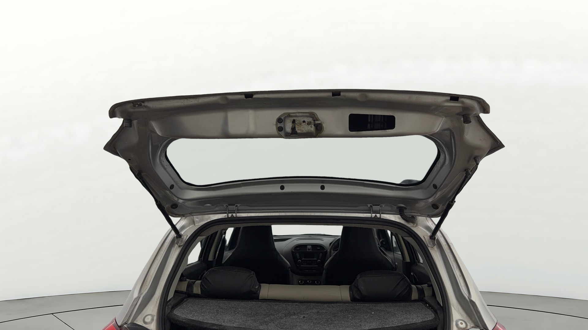 View 2019 Tata Tiago Revotorq XB Image 16 Used 2019 Tata Tiago Revotorq XB Image 16