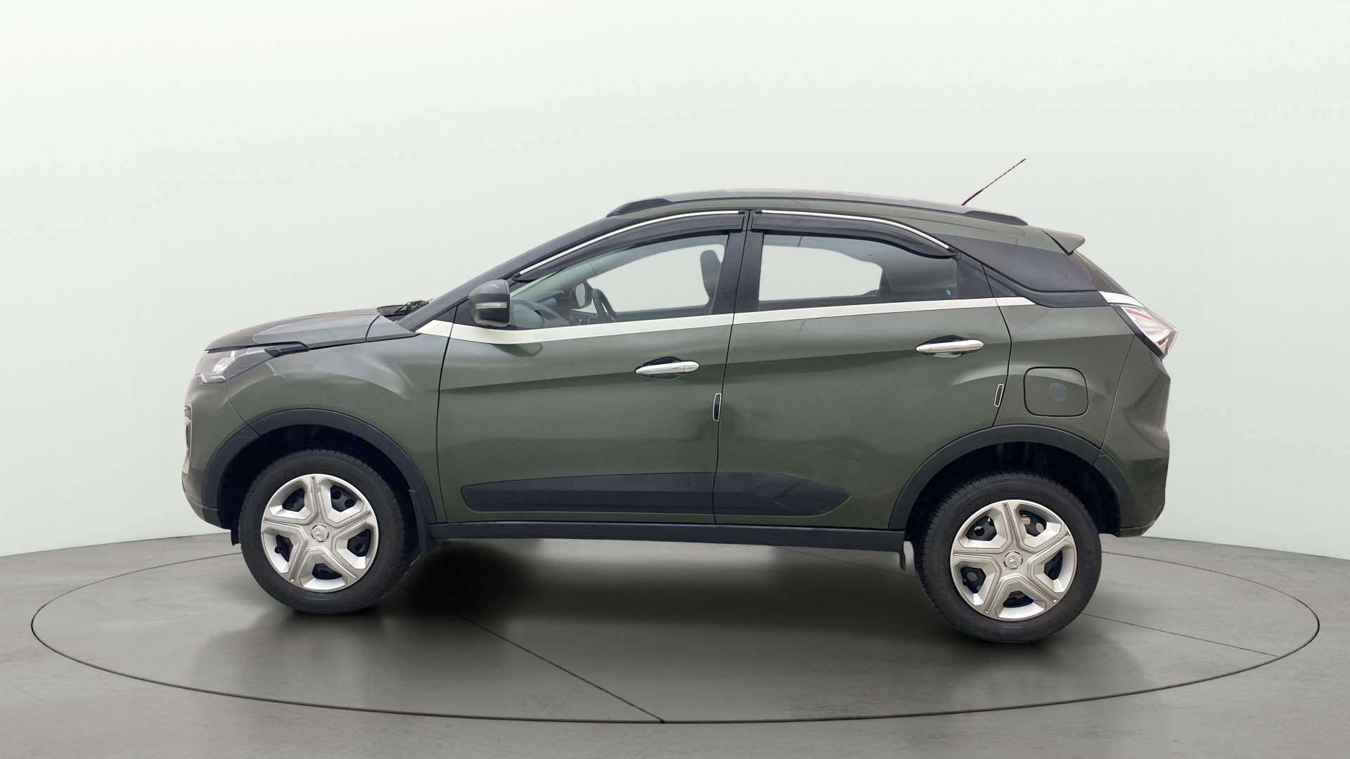 View 2023 Tata Nexon Revotron XE Image 5 Used 2023 Tata Nexon Revotron XE Image 5