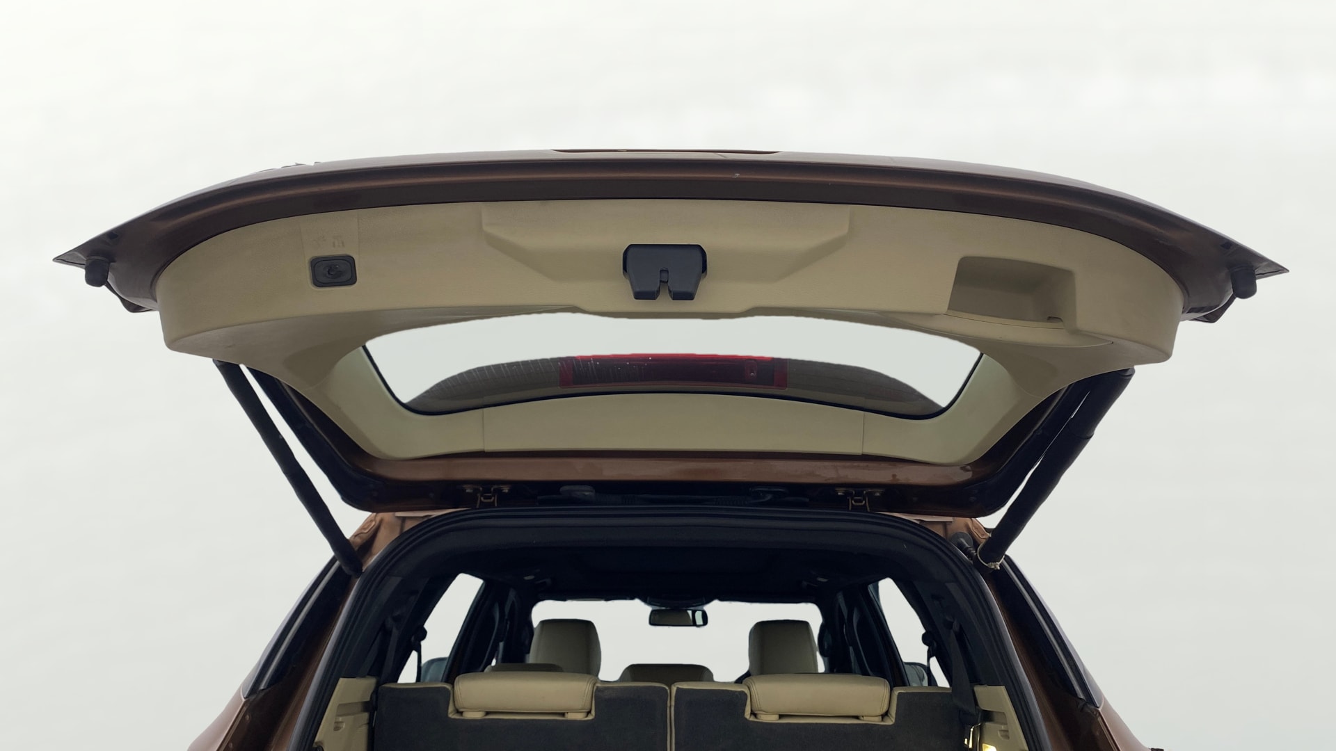 View 2017 Ford Endeavour 3.2L AWD AT Titanium Image 18 Used 2017 Ford Endeavour 3.2L AWD AT Titanium Image 18