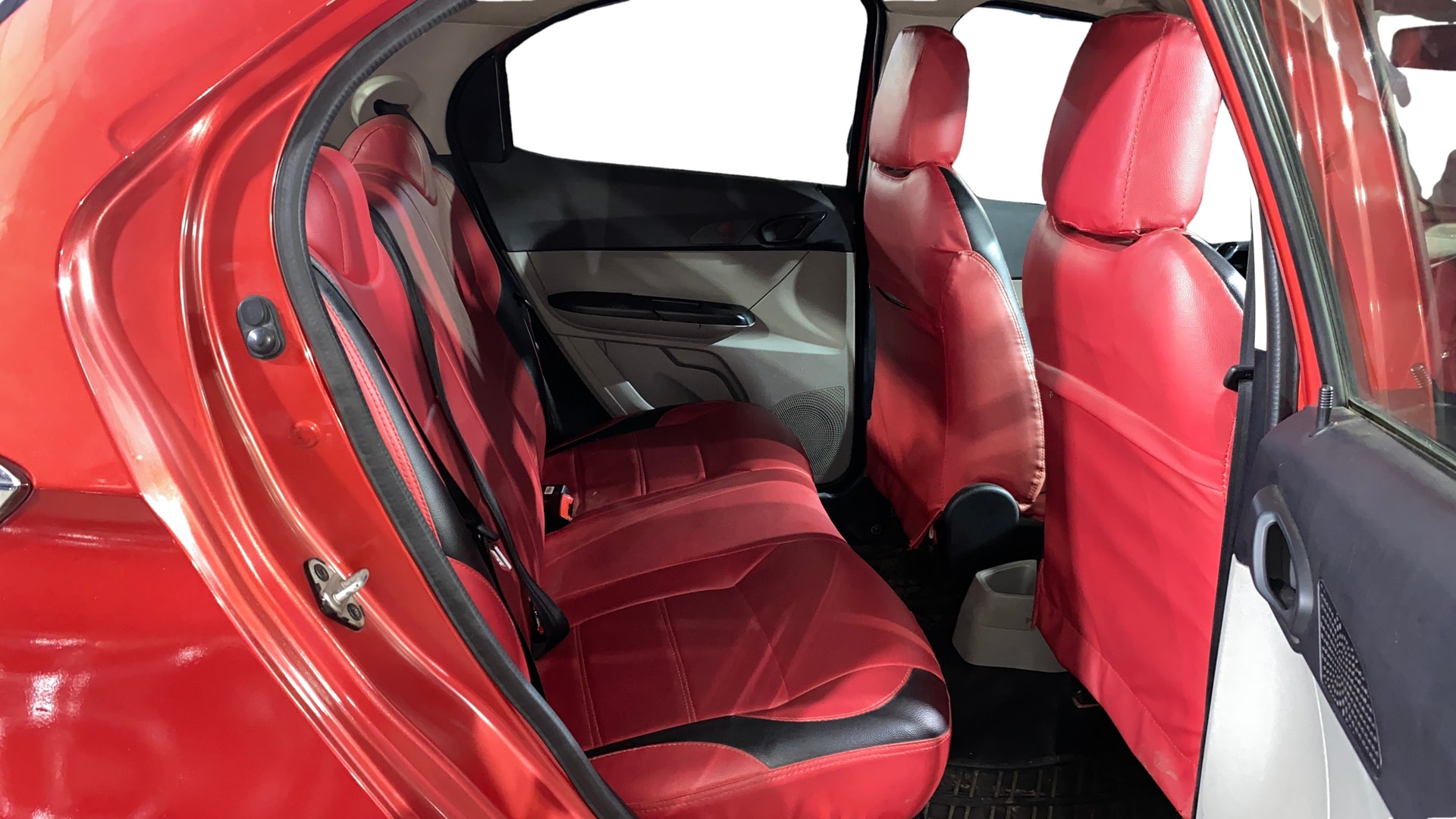 View 2019 Tata Tiago Revotorq XB Image 28 Used 2019 Tata Tiago Revotorq XB Image 28