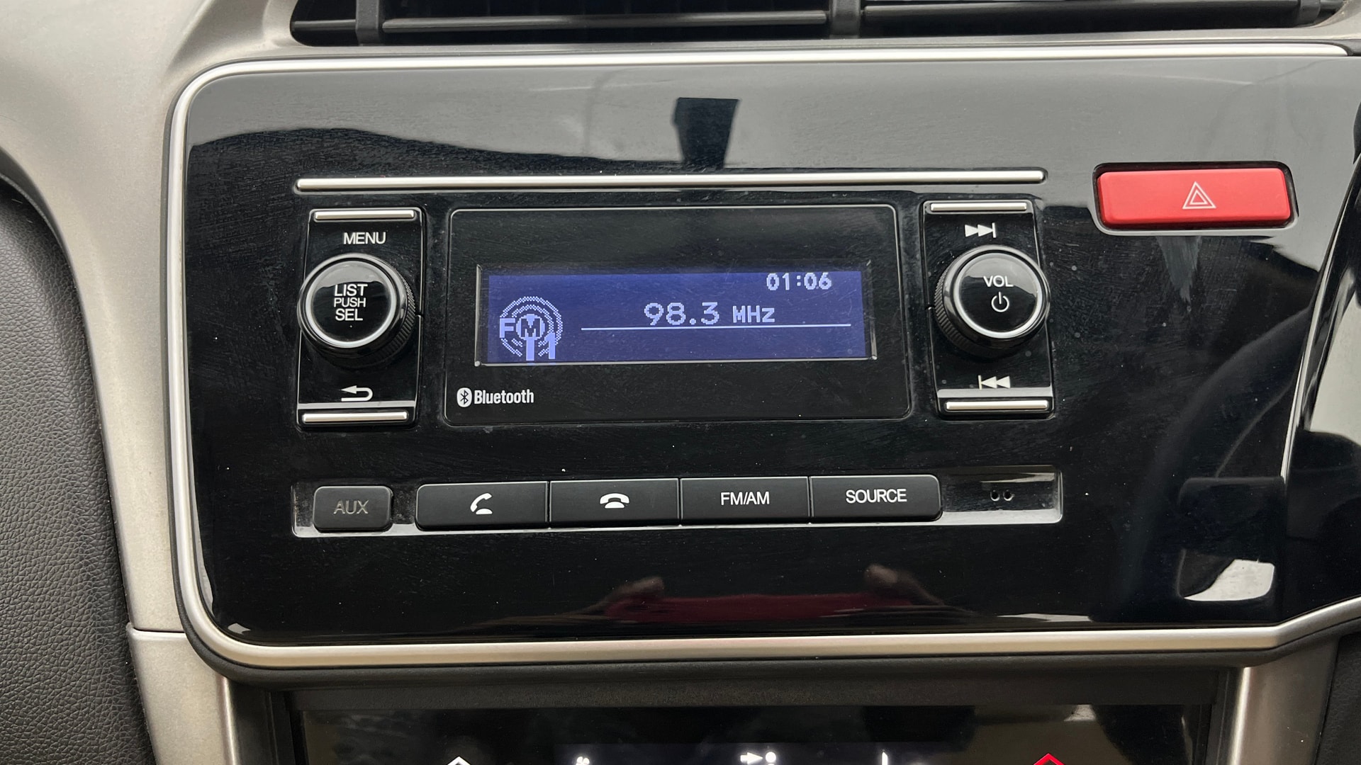 View 2015 Honda City ZX MT Diesel Anniversary Edition Image 18 Used 2015 Honda City ZX MT Diesel Anniversary Edition Image 18