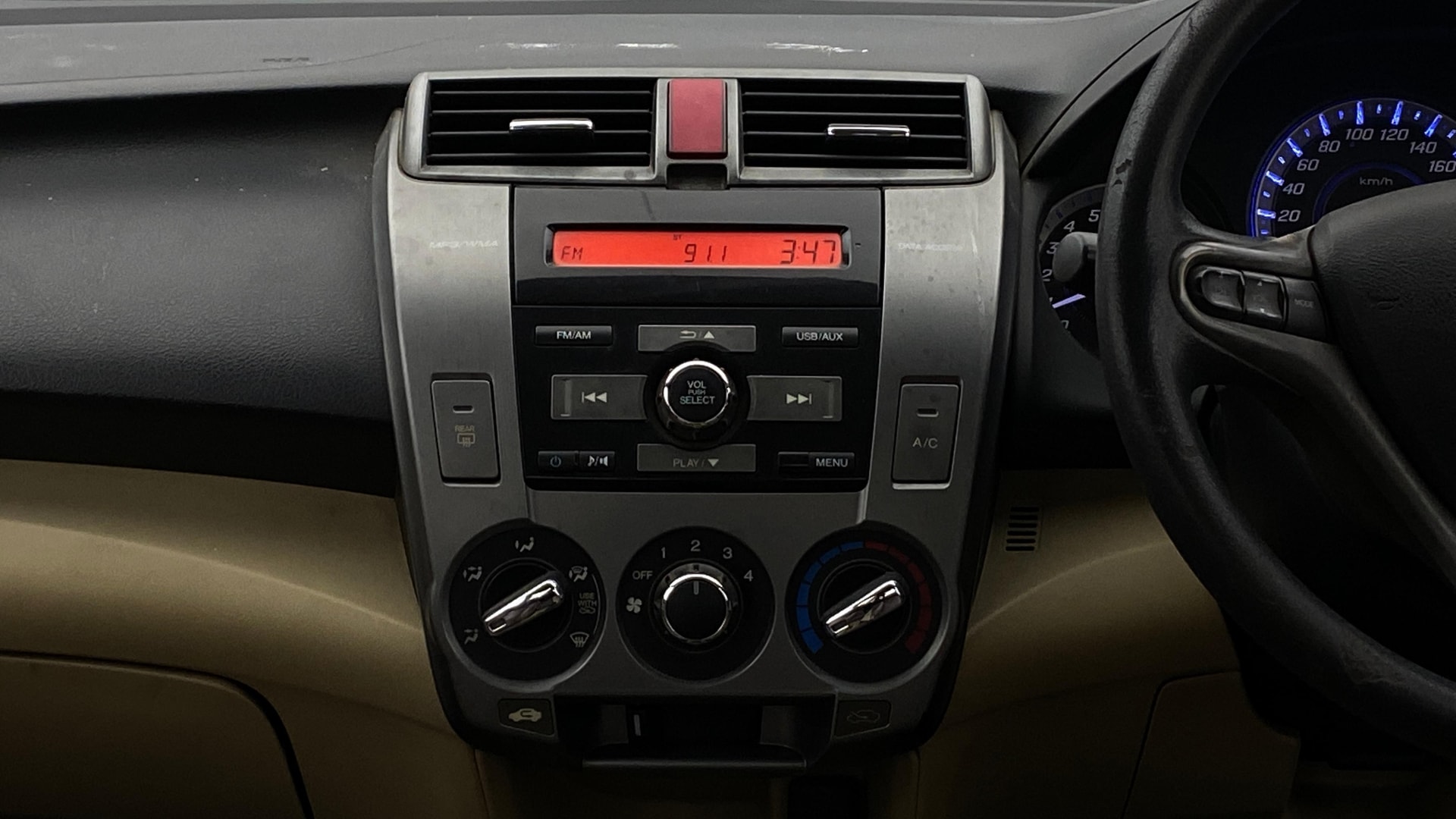 View 2013 Honda City ZX MT Diesel Anniversary Edition Image 17 Used 2013 Honda City ZX MT Diesel Anniversary Edition Image 17