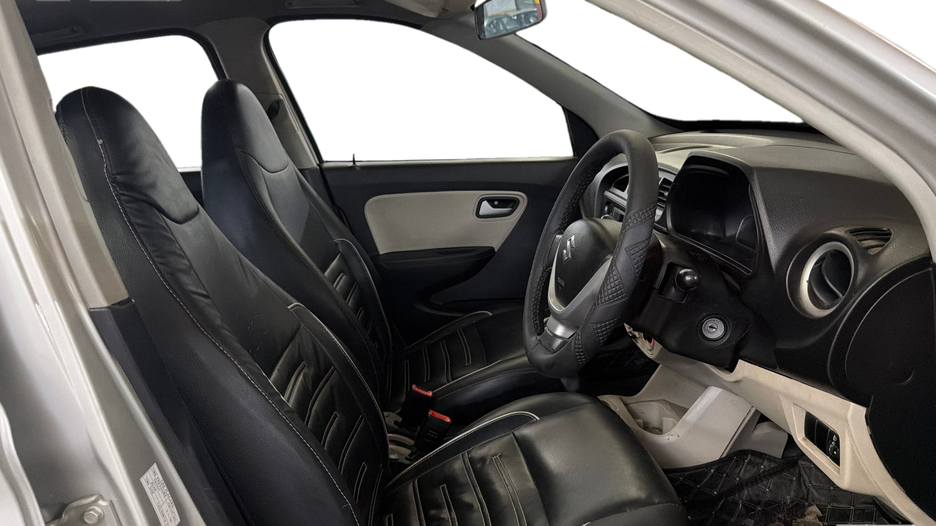 View 2021 Maruti Suzuki 1000 Base Variant Image 25 Used 2021 Maruti Suzuki 1000 Base Variant Image 25