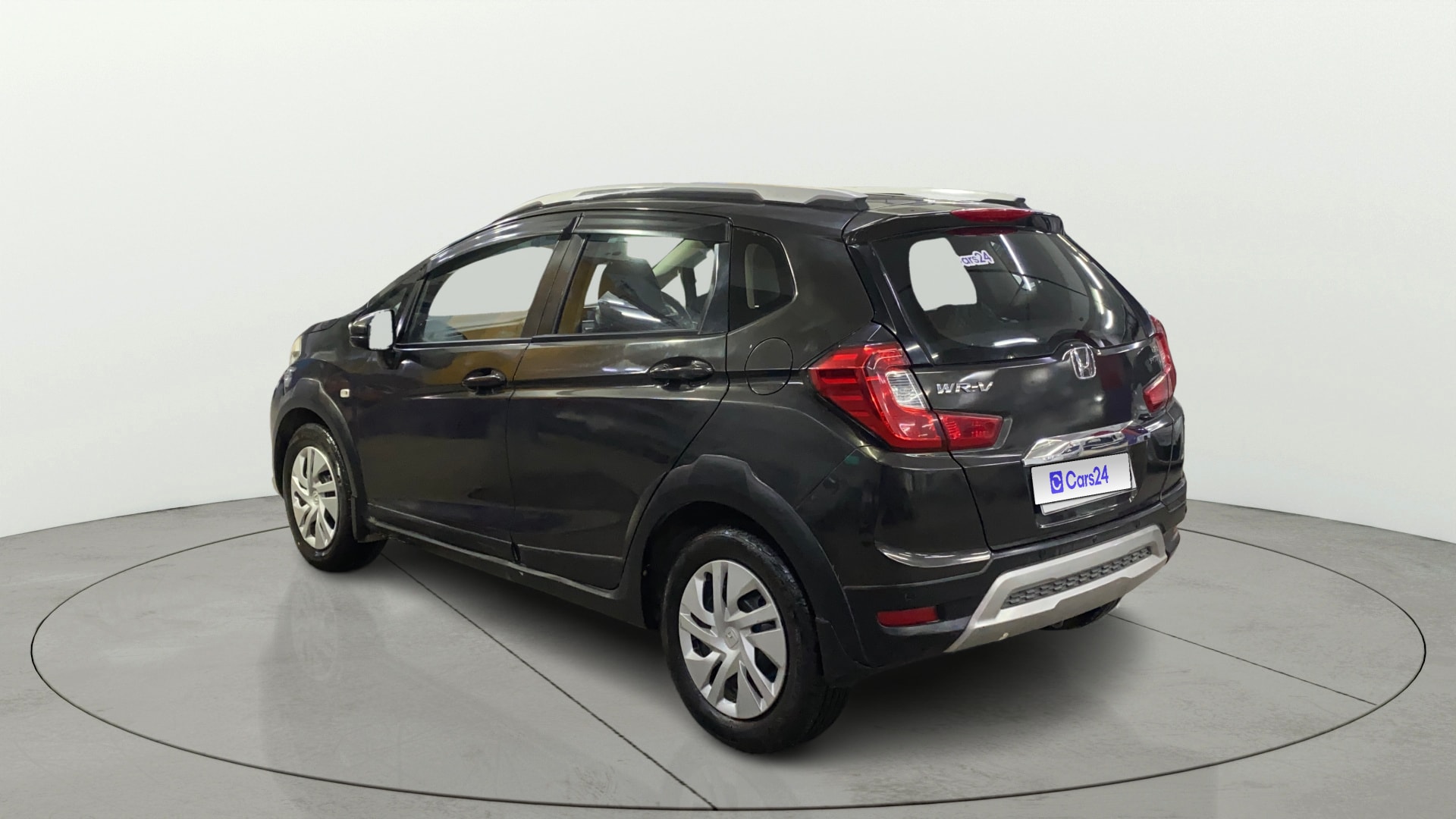 View 2017 Honda WR-V S MT Diesel Edge Edition Image 2 Used 2017 Honda WR-V S MT Diesel Edge Edition Image 2