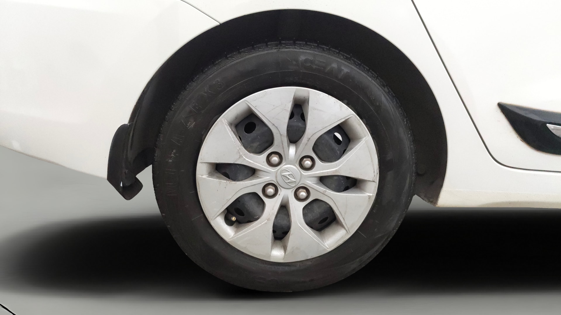 View 2017 Hyundai Xcent S Petrol Image 24 Used 2017 Hyundai Xcent S Petrol Image 24