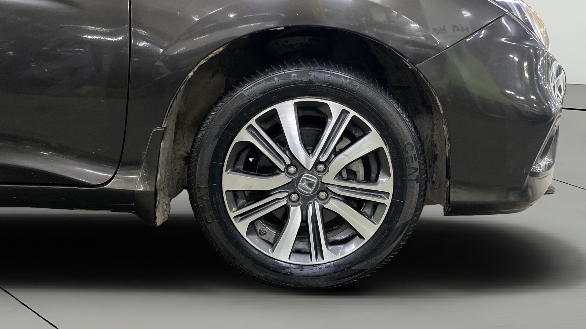 View 2019 Honda City ZX MT Diesel Anniversary Edition Image 43 Used 2019 Honda City ZX MT Diesel Anniversary Edition Image 43