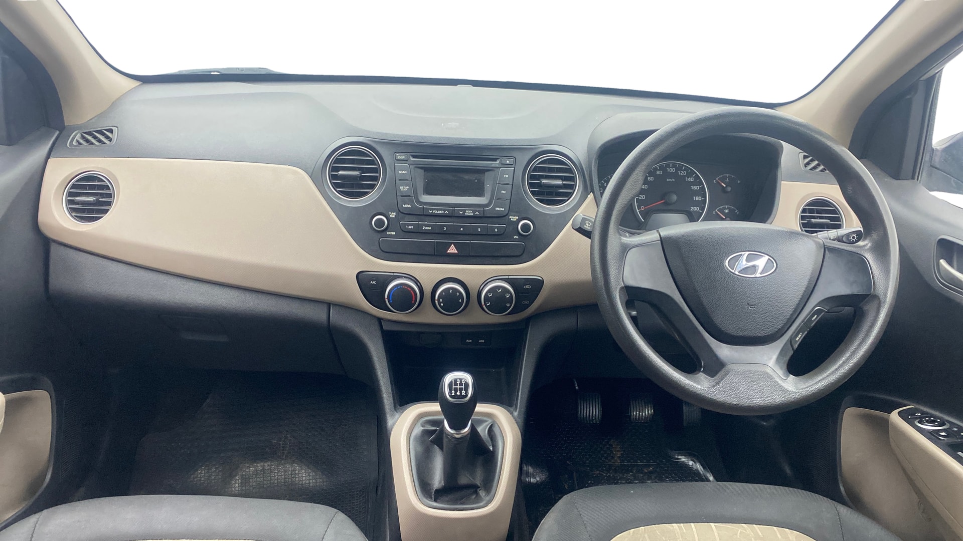View 2014 Hyundai Grand i10 Sportz 1.2 Kappa Image 15 Used 2014 Hyundai Grand i10 Sportz 1.2 Kappa Image 15