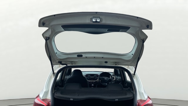 View Hyundai Grand i10 Image 16 Used Hyundai Grand i10 Image 16