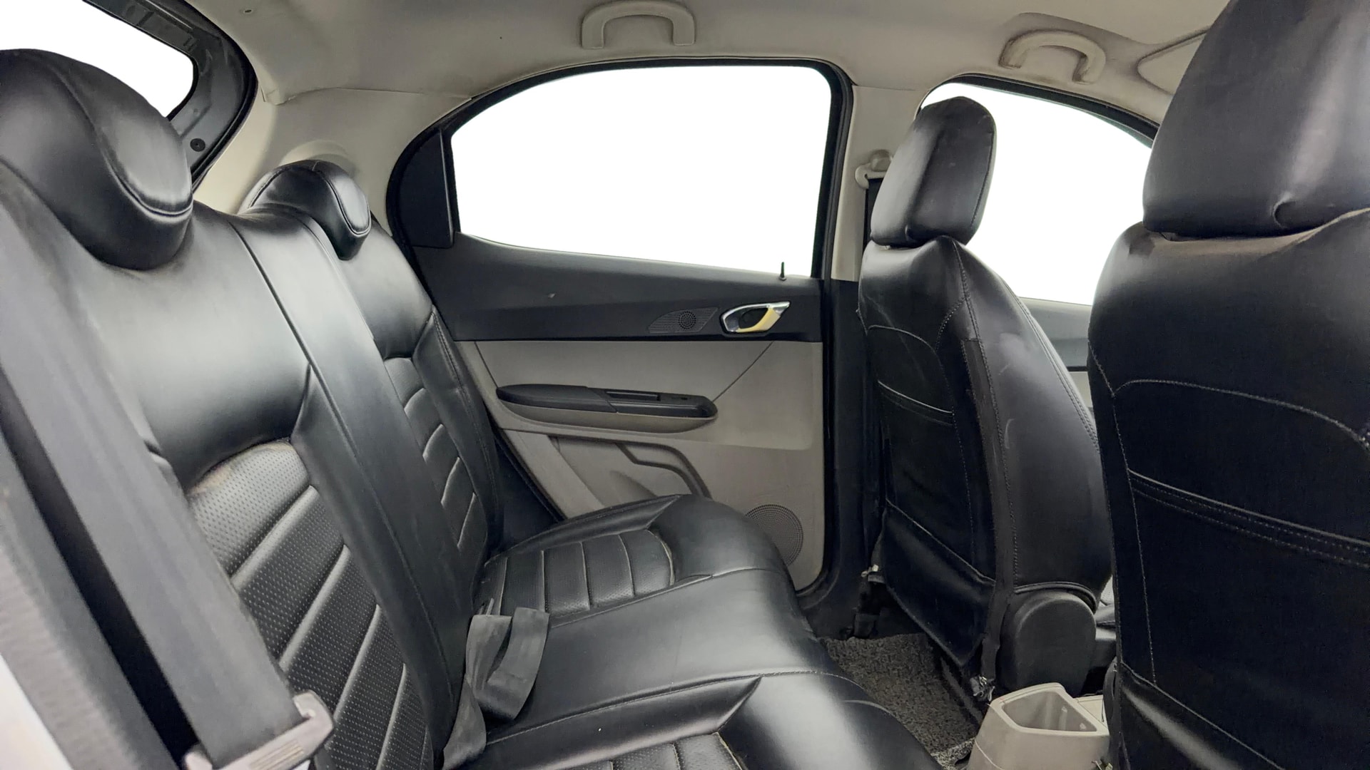 View 2018 Tata Tiago Revotorq XB Image 29 Used 2018 Tata Tiago Revotorq XB Image 29