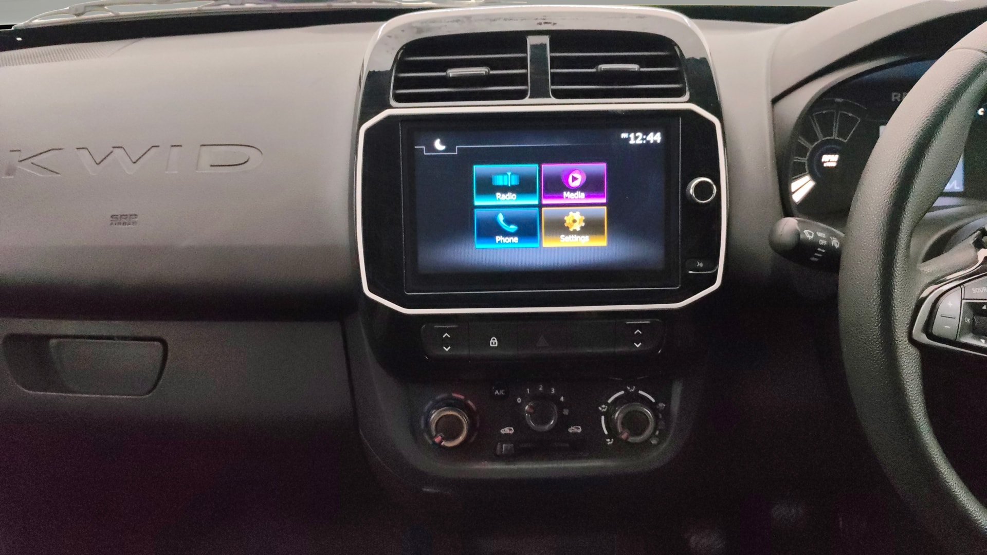 View 2023 Renault Kwid RXL 1.0 BS IV Image 17 Used 2023 Renault Kwid RXL 1.0 BS IV Image 17