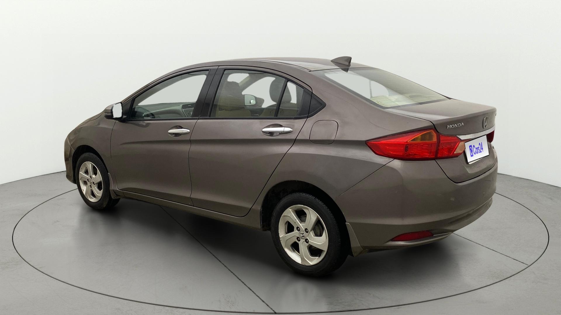 View 2015 Honda City ZX MT Diesel Anniversary Edition Image 2 Used 2015 Honda City ZX MT Diesel Anniversary Edition Image 2