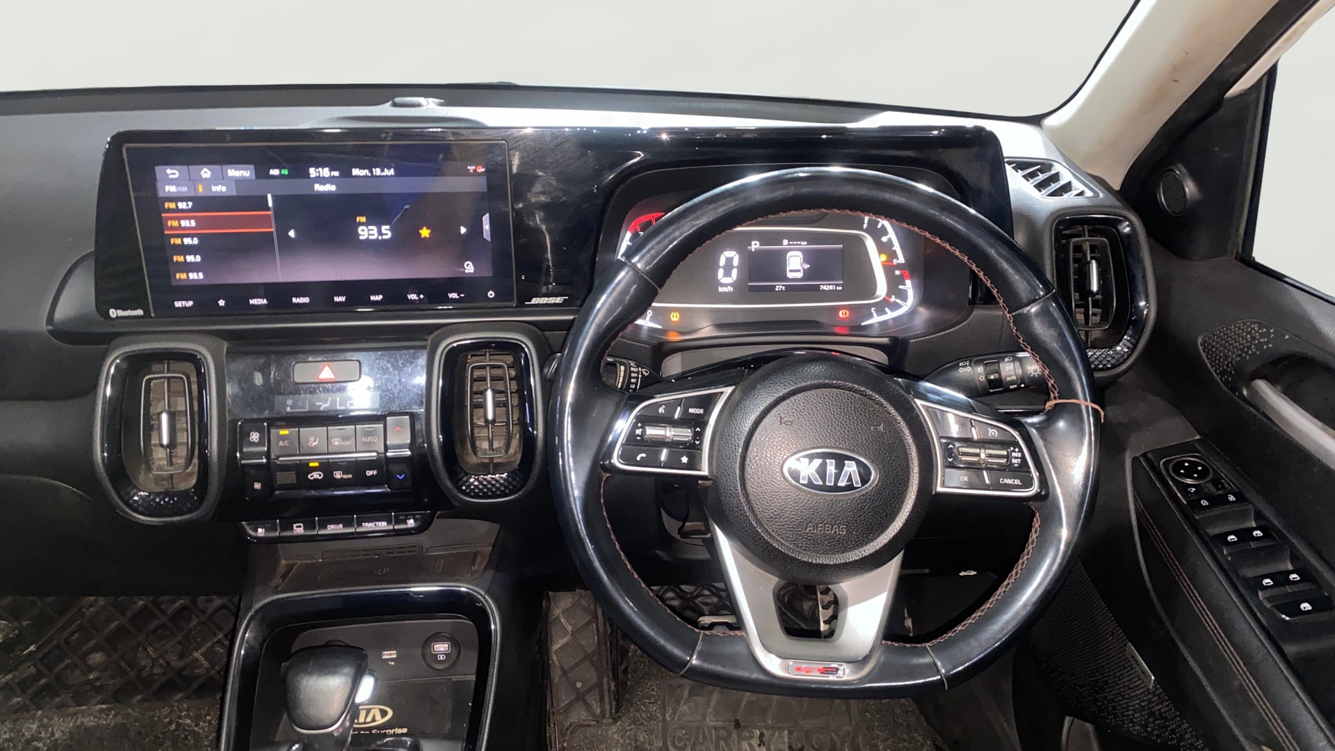 View 2020 Kia Sonet GTX Plus DCT Petrol Image 21 Used 2020 Kia Sonet GTX Plus DCT Petrol Image 21