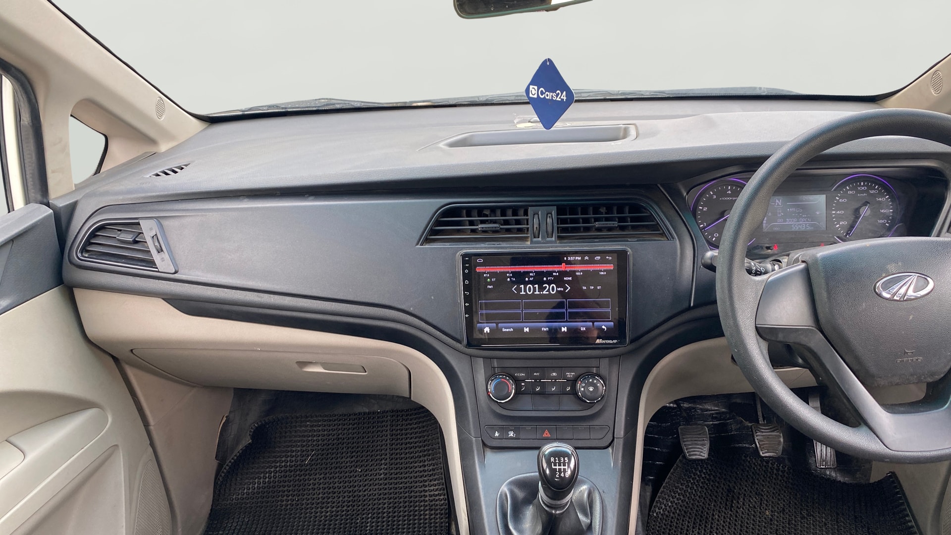 View 2020 Mahindra Marazzo M2 7-Seater BS IV Image 18 Used 2020 Mahindra Marazzo M2 7-Seater BS IV Image 18