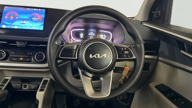 View Kia Carens Image 21 Used Kia Carens Image 21