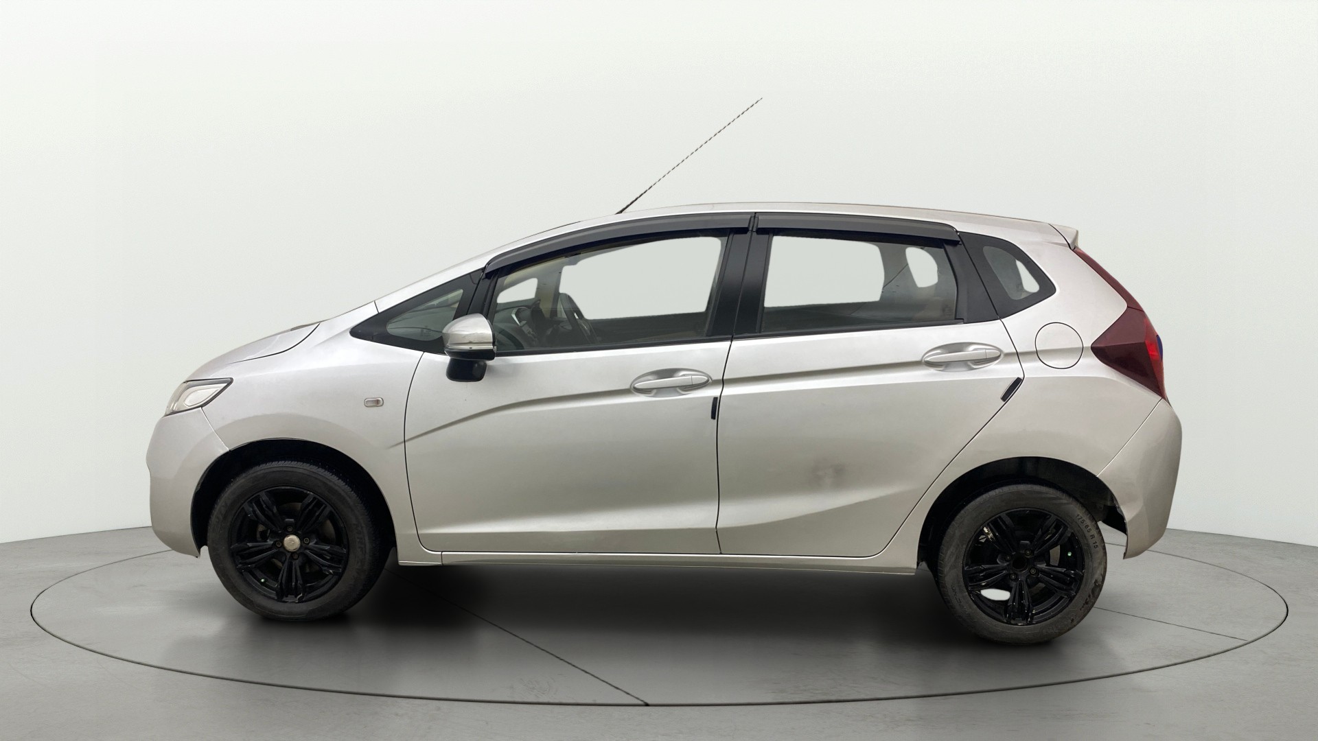 View 2016 Honda Jazz E MT Diesel Image 5 Used 2016 Honda Jazz E MT Diesel Image 5
