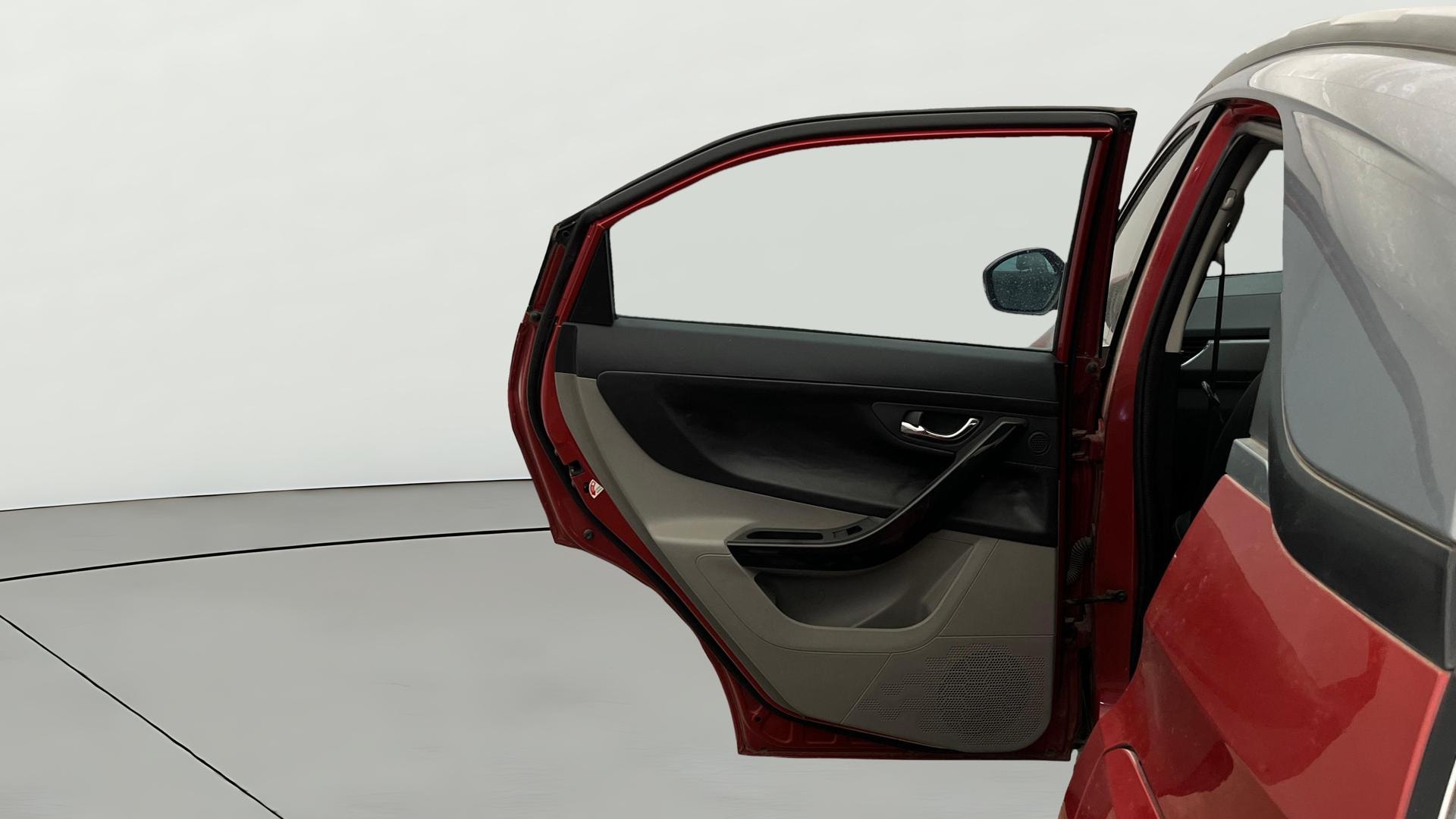 View 2019 Tata Nexon Revotron XE Image 14 Used 2019 Tata Nexon Revotron XE Image 14