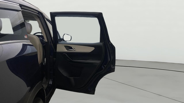 View Mahindra XUV700 Image 6 Used Mahindra XUV700 Image 6