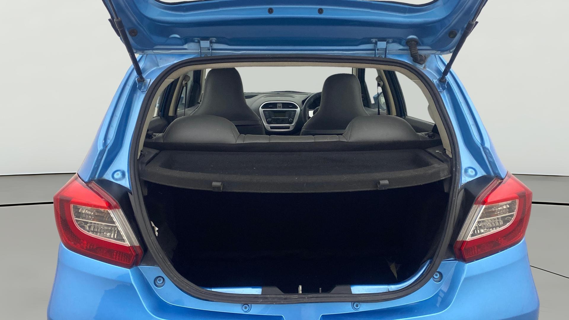 View 2016 Tata Tiago Revotorq XB Image 37 Used 2016 Tata Tiago Revotorq XB Image 37