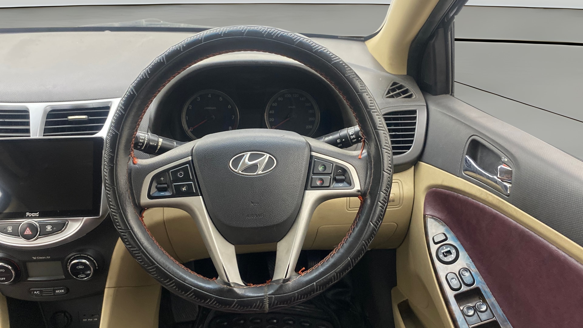 View 2014 Hyundai Fluidic Verna 1.6 VTVT SX Image 20 Used 2014 Hyundai Fluidic Verna 1.6 VTVT SX Image 20
