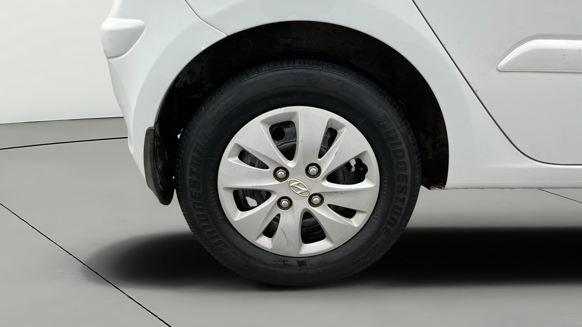 View 2013 Hyundai i10 1.2 Sportz AT Image 23 Used 2013 Hyundai i10 1.2 Sportz AT Image 23