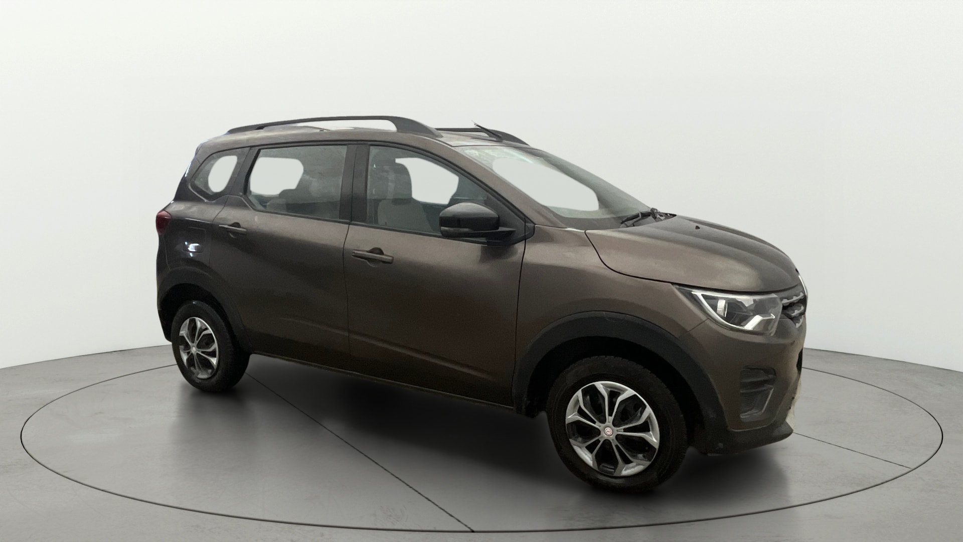 View 2022 Renault Triber RXT Image 37 Used 2022 Renault Triber RXT Image 37