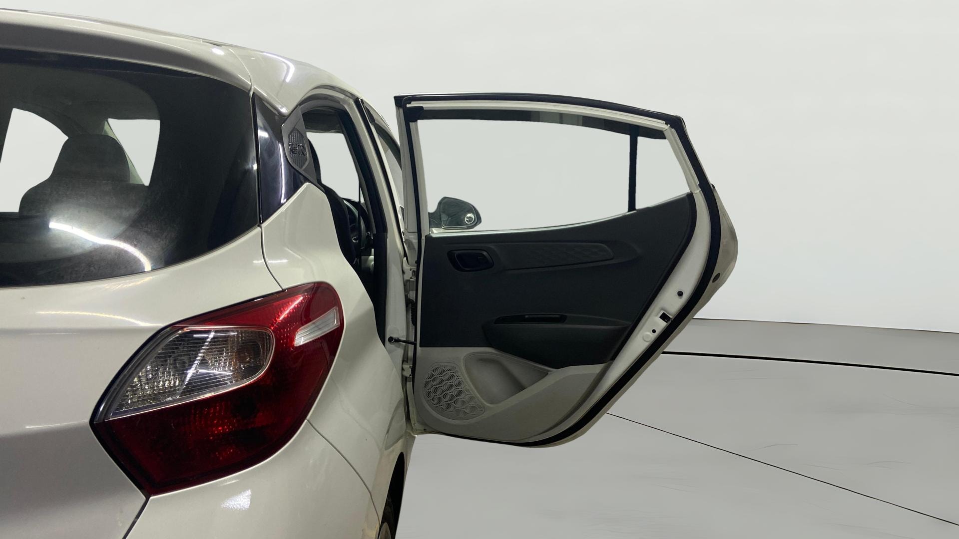 View 2021 Hyundai Grand i10 Nios Magna Petrol AMT Image 7 Used 2021 Hyundai Grand i10 Nios Magna Petrol AMT Image 7