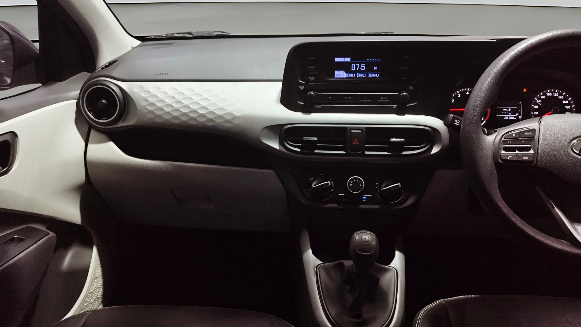 View 2022 Hyundai Grand i10 Nios Magna Petrol Image 17 Used 2022 Hyundai Grand i10 Nios Magna Petrol Image 17