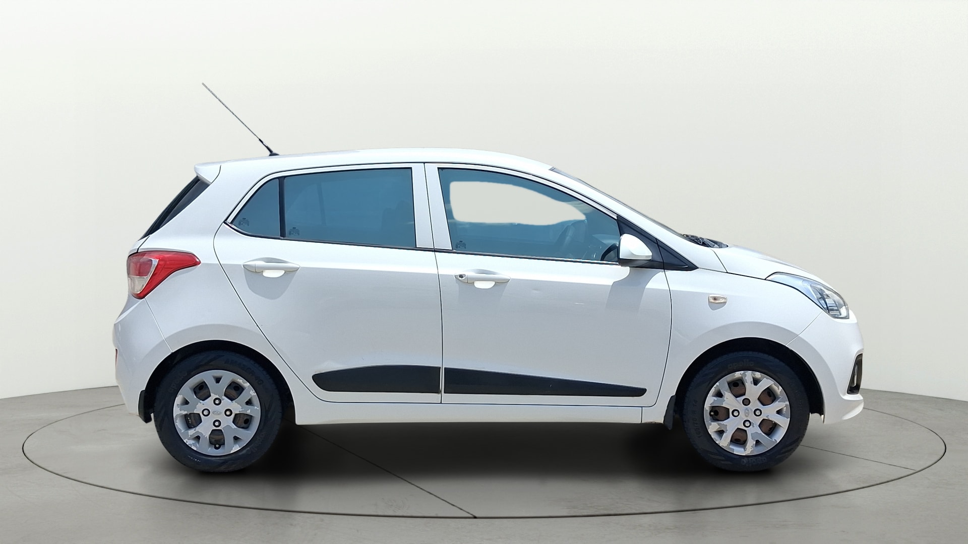 View 2016 Hyundai Grand i10 Magna 1.2 Kappa VTVT Image 8 Used 2016 Hyundai Grand i10 Magna 1.2 Kappa VTVT Image 8
