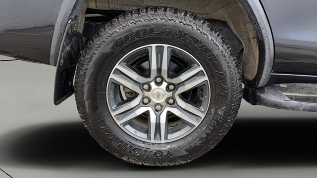 View Toyota Fortuner Image 35 Used Toyota Fortuner Image 35