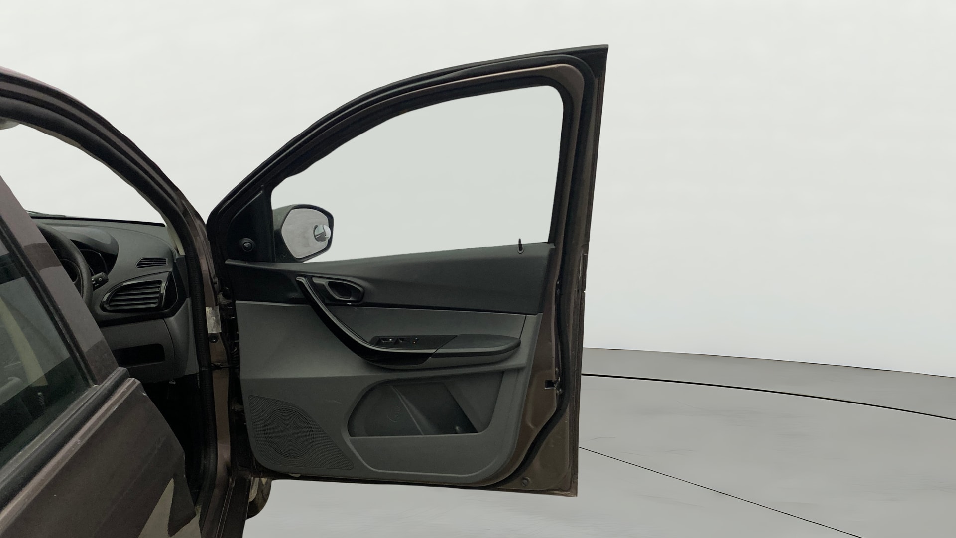 View 2020 Tata Tigor XE Diesel Image 43 Used 2020 Tata Tigor XE Diesel Image 43