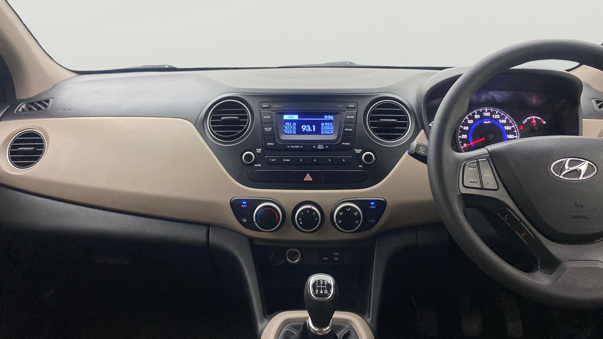 View 2016 Hyundai Grand i10 Sportz 1.2 Kappa Image 17 Used 2016 Hyundai Grand i10 Sportz 1.2 Kappa Image 17