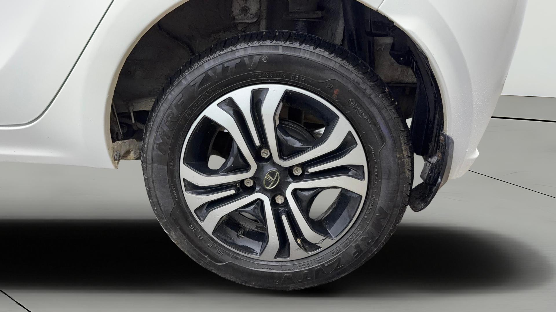 View 2022 Tata Tiago Revotorq XB Image 11 Used 2022 Tata Tiago Revotorq XB Image 11
