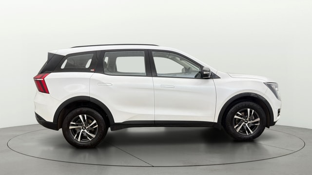 View Mahindra XUV700 Image 9 Used Mahindra XUV700 Image 9