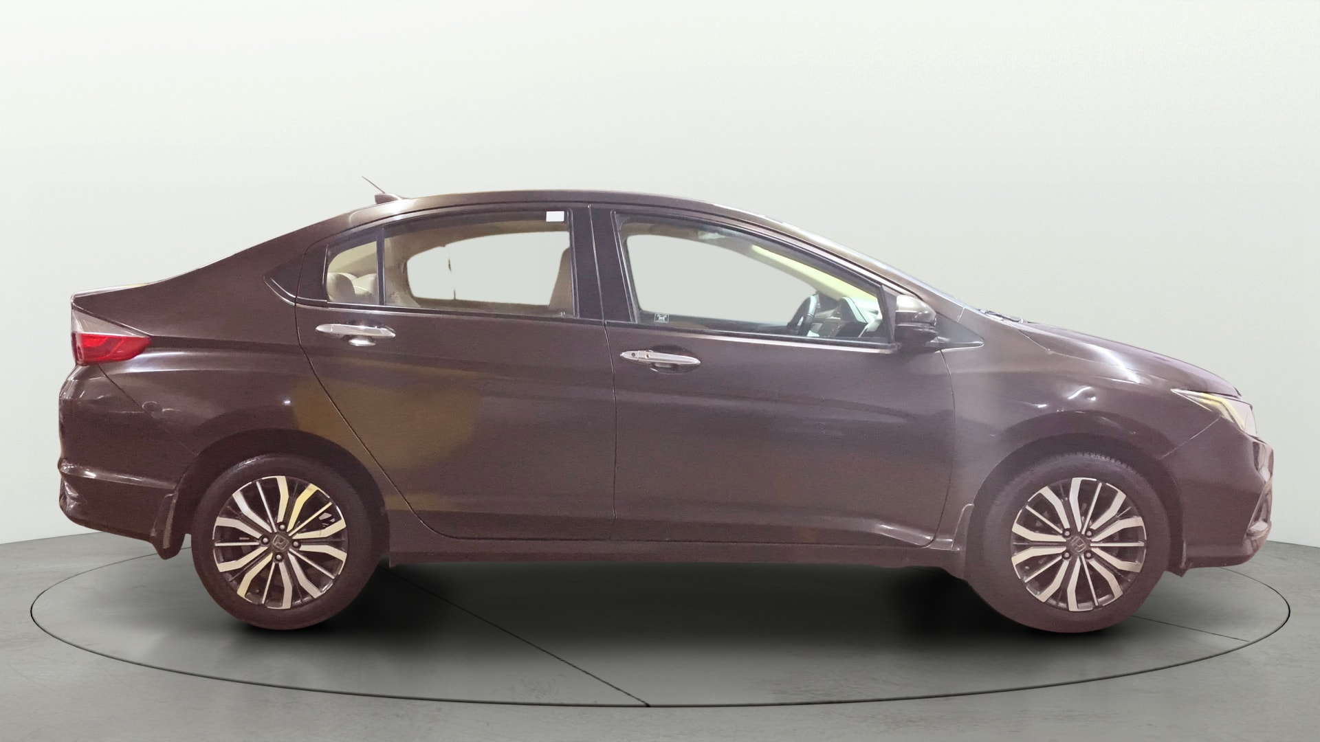 View 2019 Honda City ZX MT Diesel Anniversary Edition Image 9 Used 2019 Honda City ZX MT Diesel Anniversary Edition Image 9