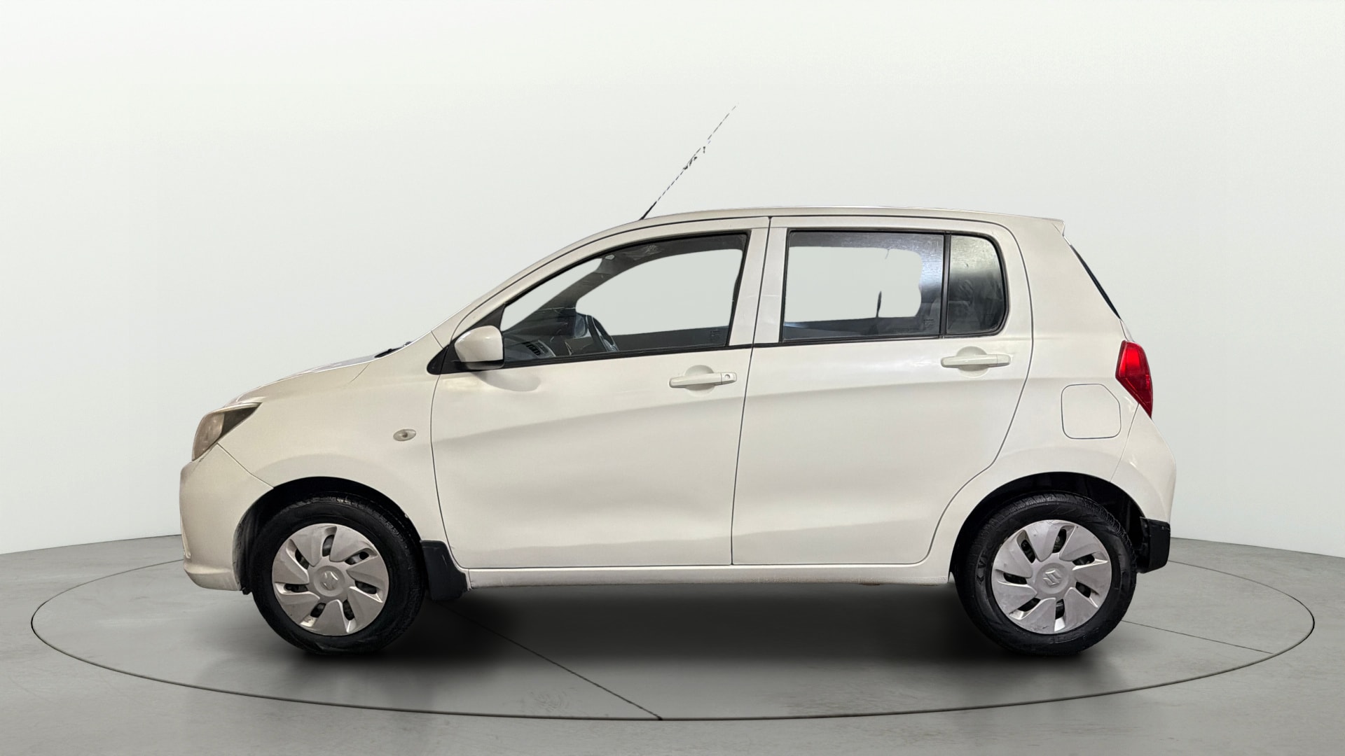 View 2019 Maruti Suzuki 1000 Base Variant Image 5 Used 2019 Maruti Suzuki 1000 Base Variant Image 5