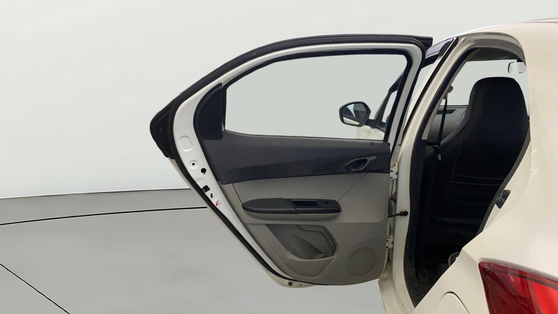 View 2019 Tata Tiago Revotorq XB Image 22 Used 2019 Tata Tiago Revotorq XB Image 22