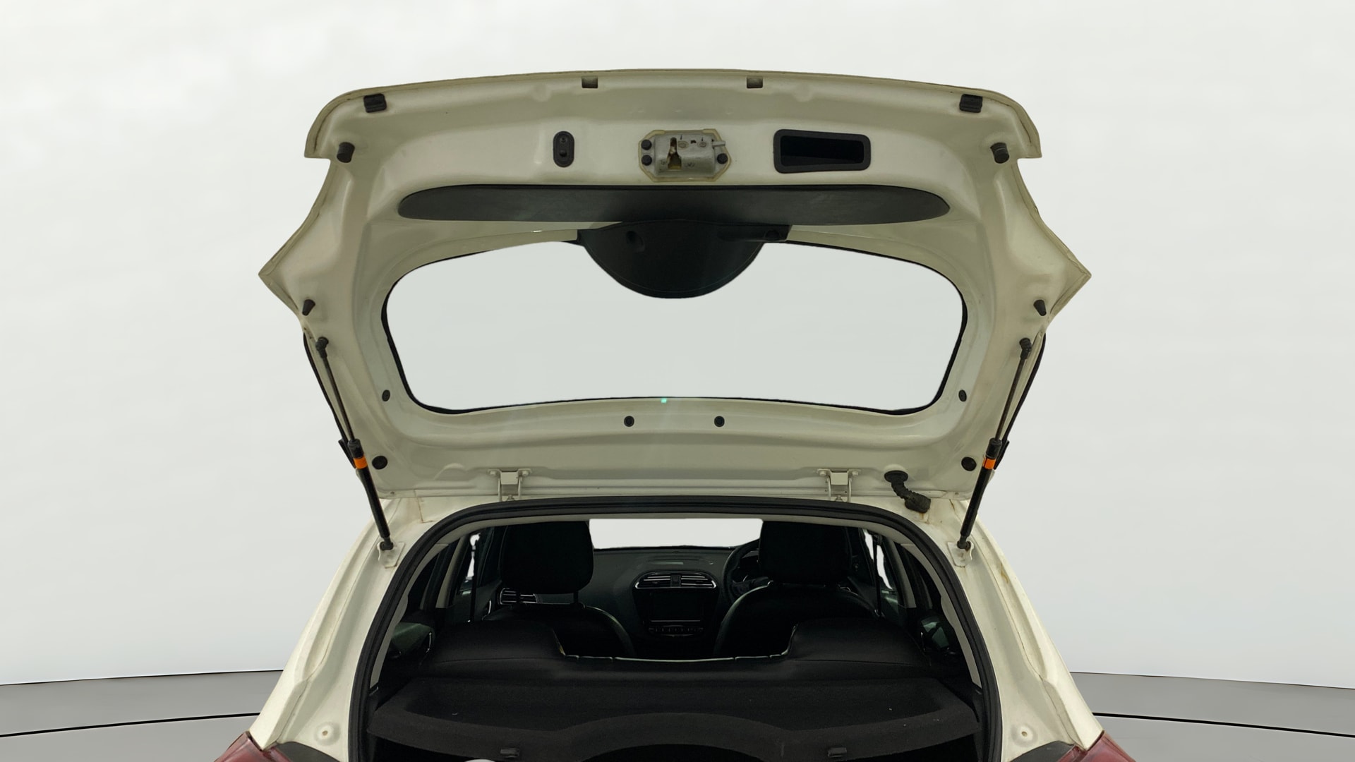 View 2021 Tata Tiago Revotorq XB Image 16 Used 2021 Tata Tiago Revotorq XB Image 16