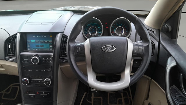 View Mahindra XUV500 Image 14 Used Mahindra XUV500 Image 14