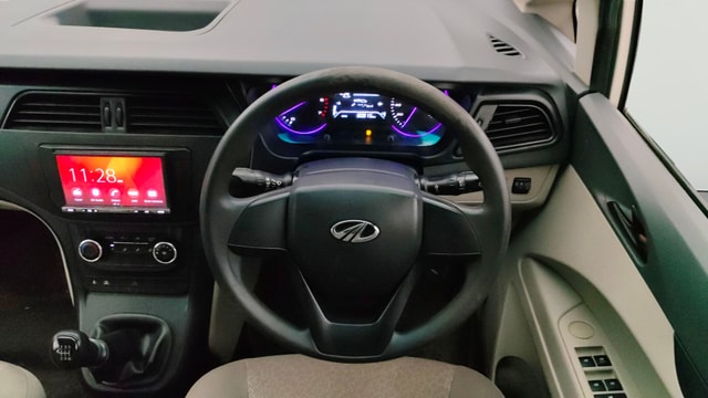 View Mahindra Marazzo Image 13 Used Mahindra Marazzo Image 13