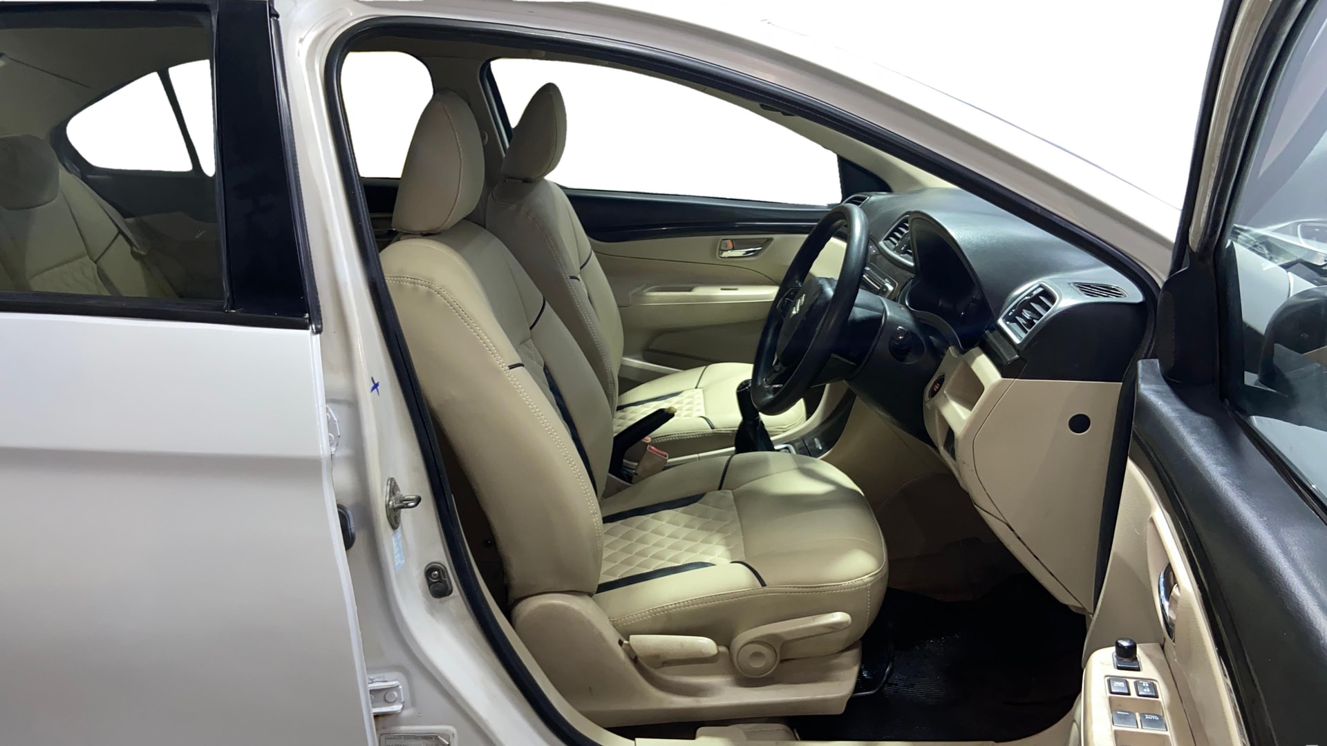 View 2015 Maruti Suzuki 1000 Base Variant Image 25 Used 2015 Maruti Suzuki 1000 Base Variant Image 25