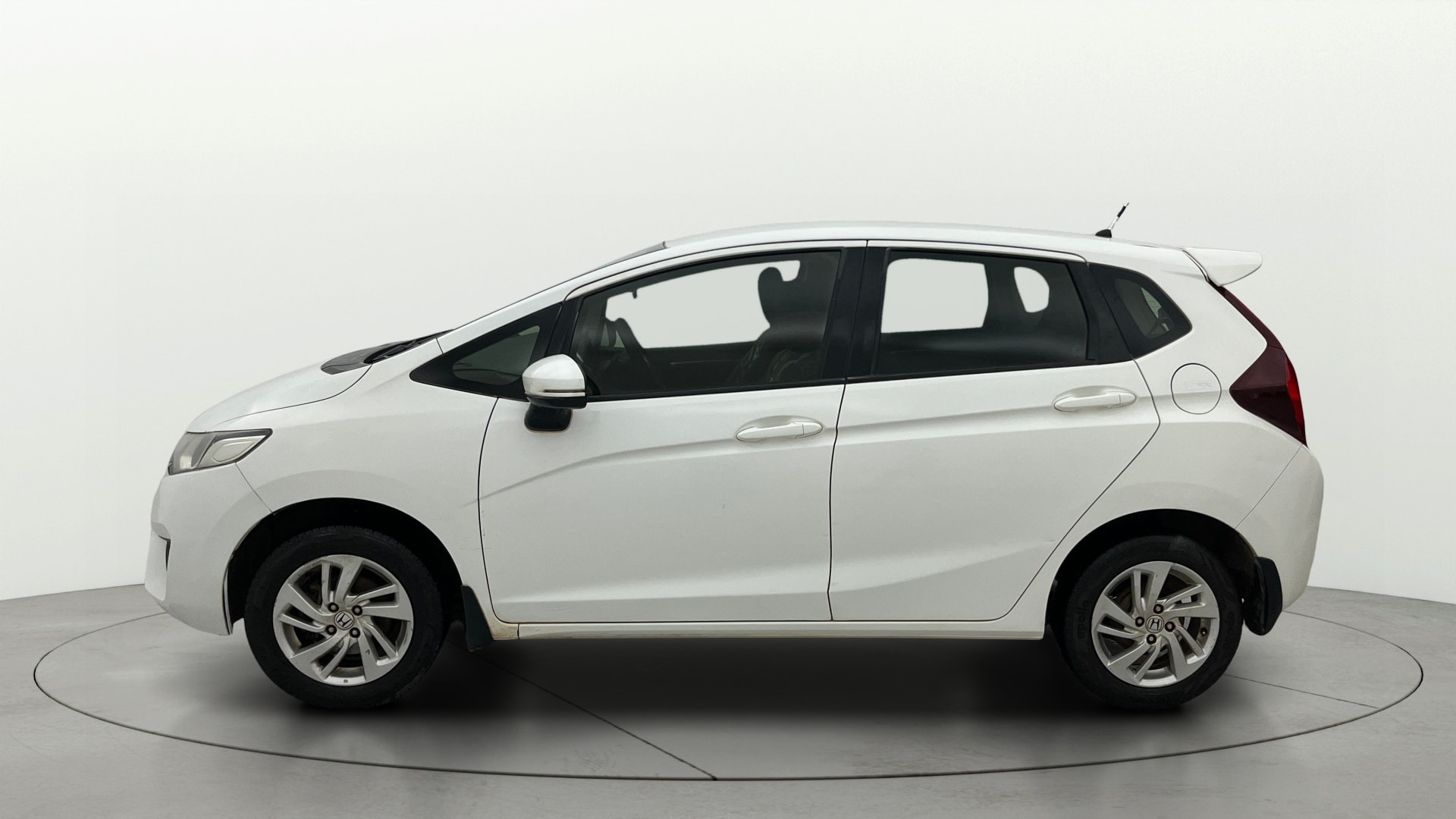 View 2016 Honda Jazz E MT Diesel Image 5 Used 2016 Honda Jazz E MT Diesel Image 5