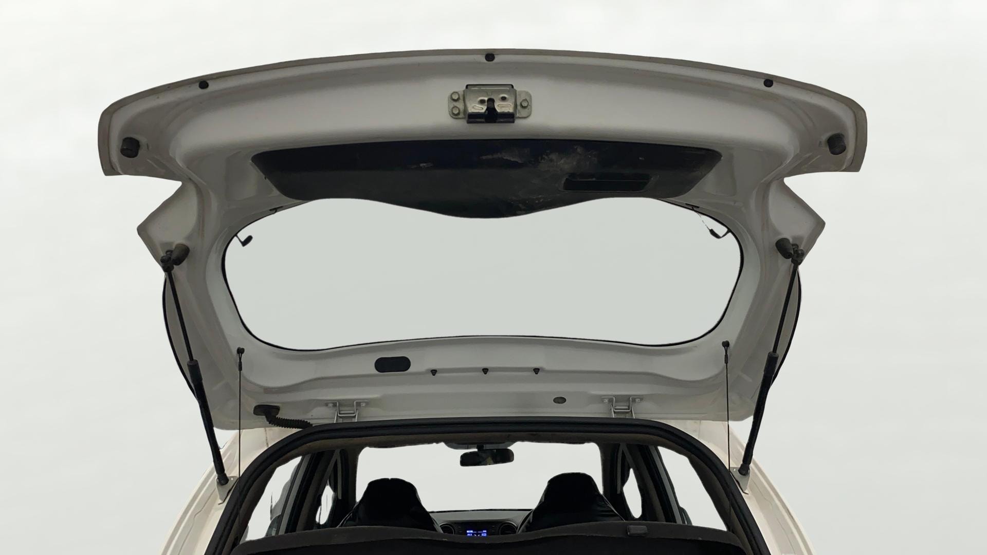 View 2017 Hyundai Grand i10 Sportz 1.2 Kappa Image 16 Used 2017 Hyundai Grand i10 Sportz 1.2 Kappa Image 16