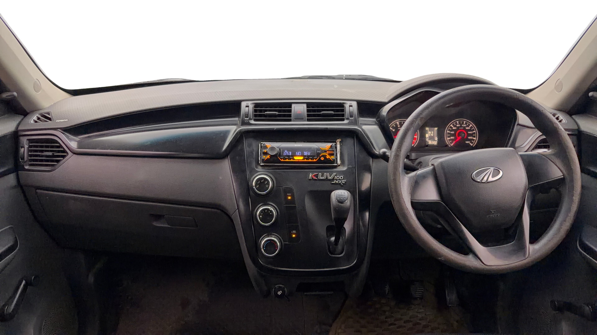 View 2018 Mahindra KUV100 K2 Petrol BS IV Image 15 Used 2018 Mahindra KUV100 K2 Petrol BS IV Image 15
