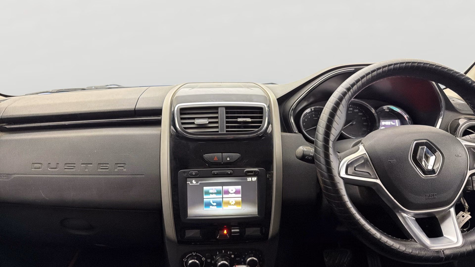 View 2019 Renault Duster Petrol RXS(O) CVT Image 17 Used 2019 Renault Duster Petrol RXS(O) CVT Image 17