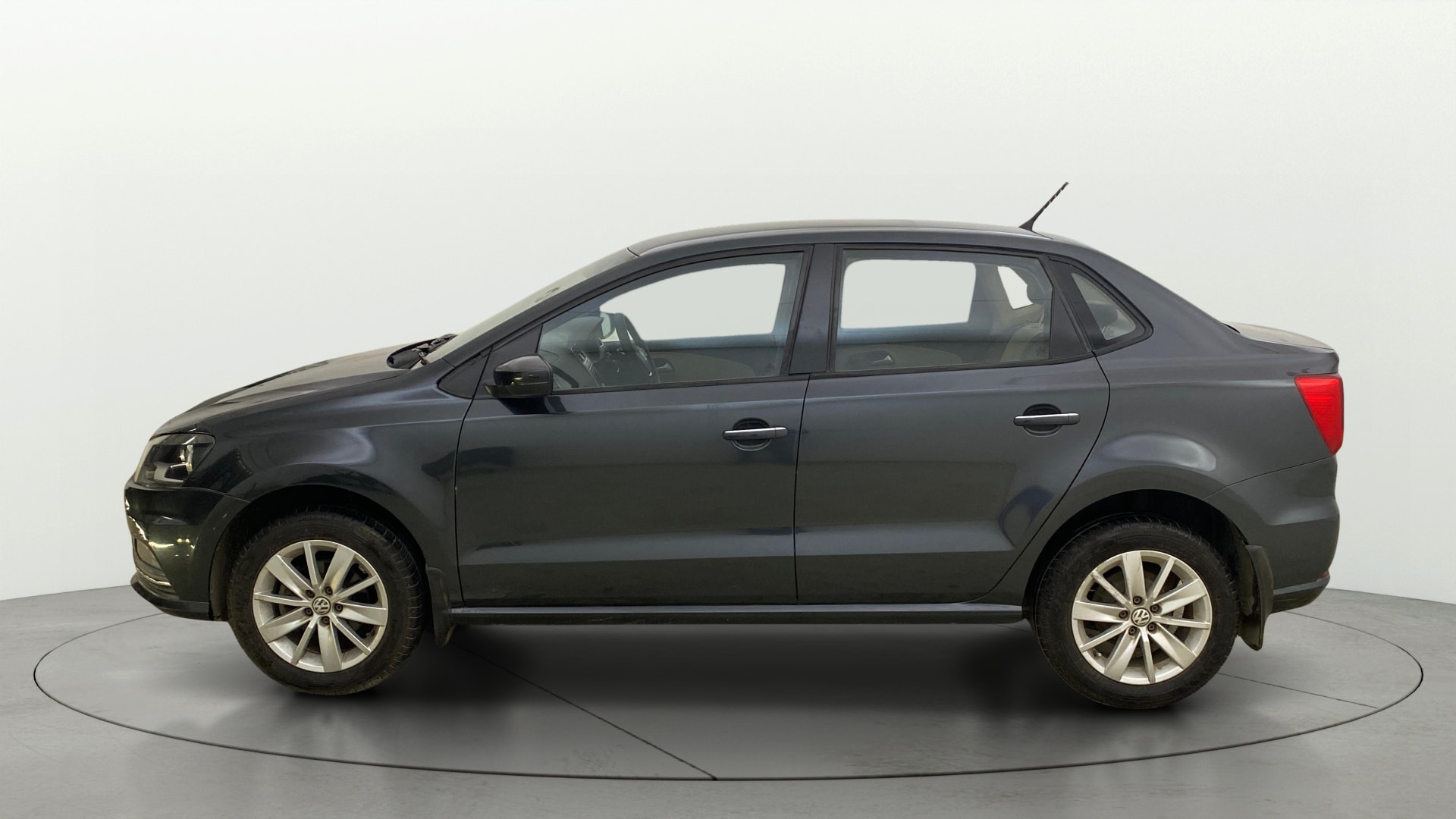 View 2016 Volkswagen Ameo 1.2L MPI Petrol Comfortline Image 5 Used 2016 Volkswagen Ameo 1.2L MPI Petrol Comfortline Image 5