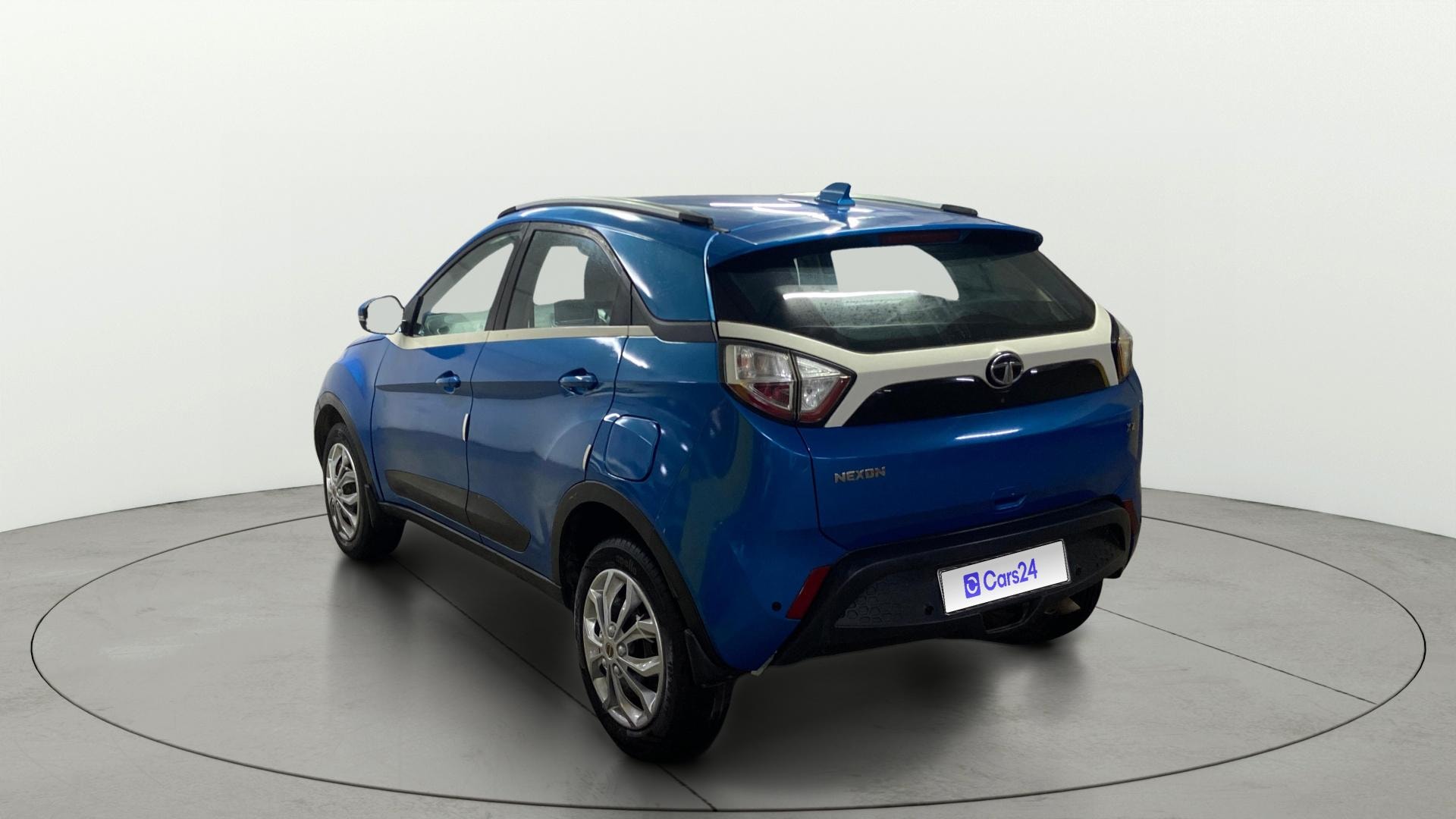 View 2019 Tata Nexon Revotorq XT Image 2 Used 2019 Tata Nexon Revotorq XT Image 2