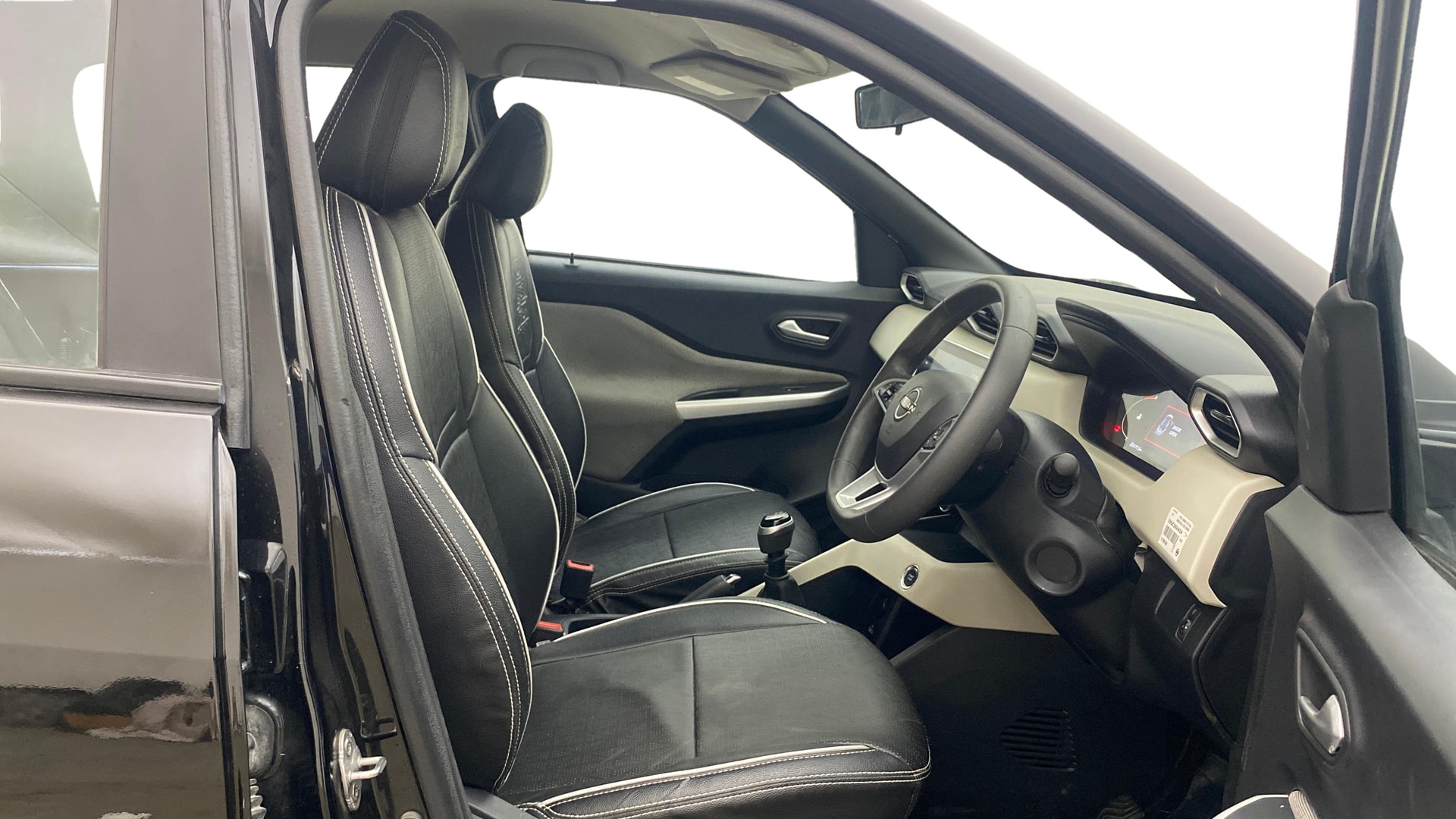 View 2022 Nissan Magnite XV Image 26 Used 2022 Nissan Magnite XV Image 26